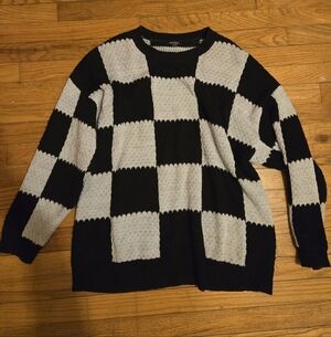 Wild fable checkered lavender and black sweater size M